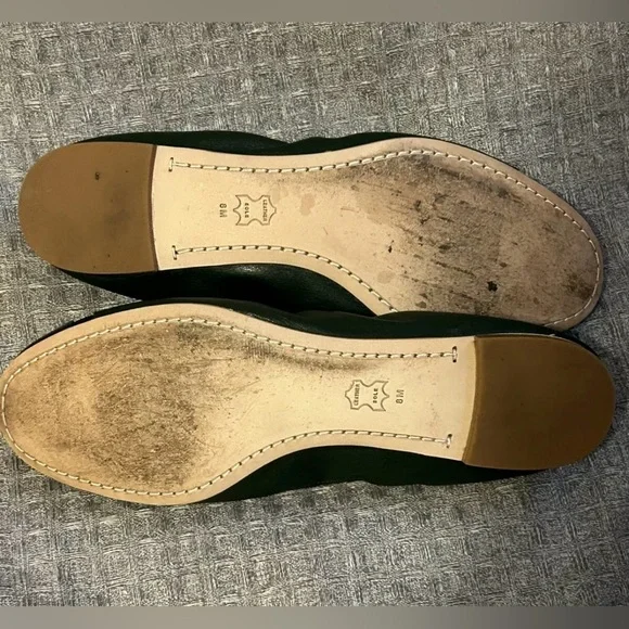 TORY BURCH MINNIE GREEN AND GOLD LEATHER CAP TOE BALLET FLATS SIZE 8